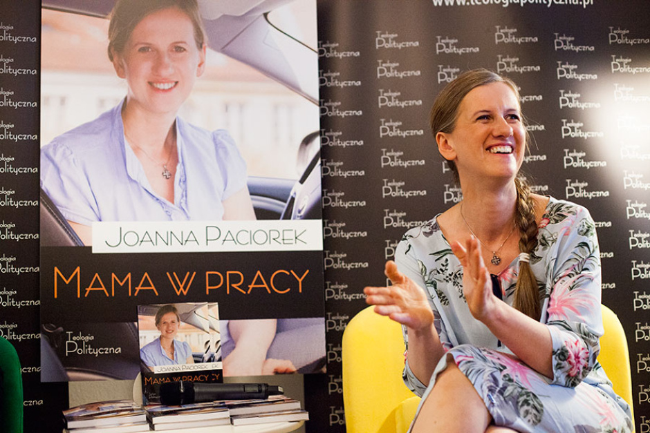 „Mama w pracy”. Relacja z debaty nad premierową książką Joanny Paciorek